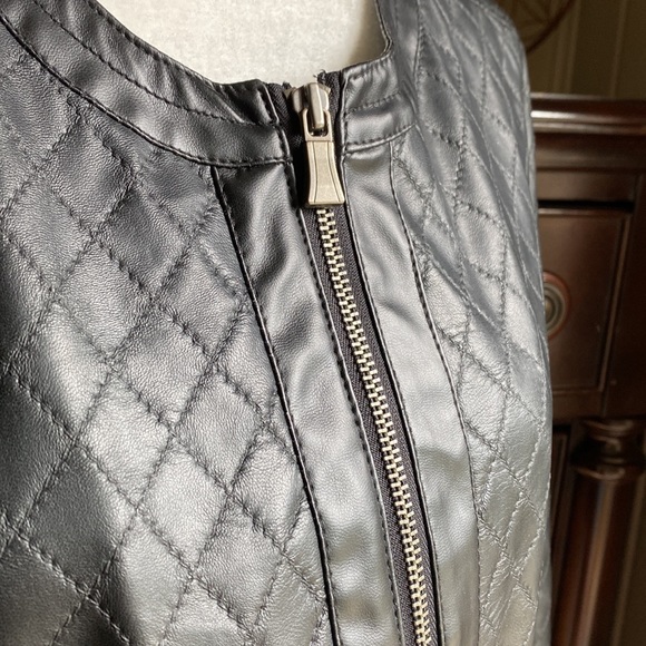 Dana Buchman bomber jacket - Picture 2 of 3
